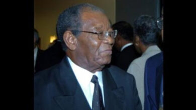 Photo of Tribute To Sir Everton Weekes: Climbing To The Top – By CARICOM Chairman, Prime Minister Dr Ralph Gonsalves Of St. Vincent And The Grenadines