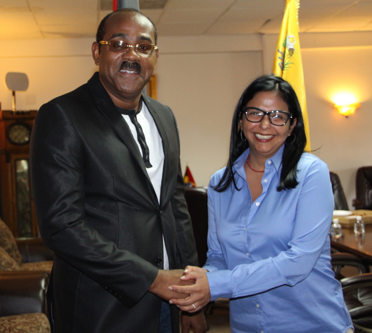 Photo of PM Browne Expresses Solidarity with Government of Venezuela