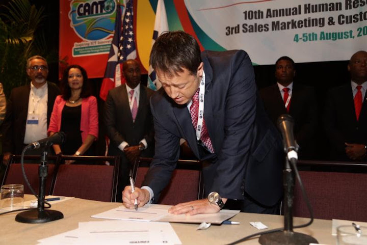 Photo of Code of Practice on Safeguarding the Open Internet signed at CANTO 2016