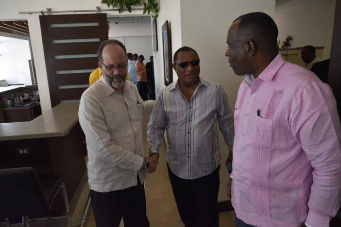 Photo of PM Christie welcomes CARICOM Chairman and SG to hurricane damaged The Bahamas