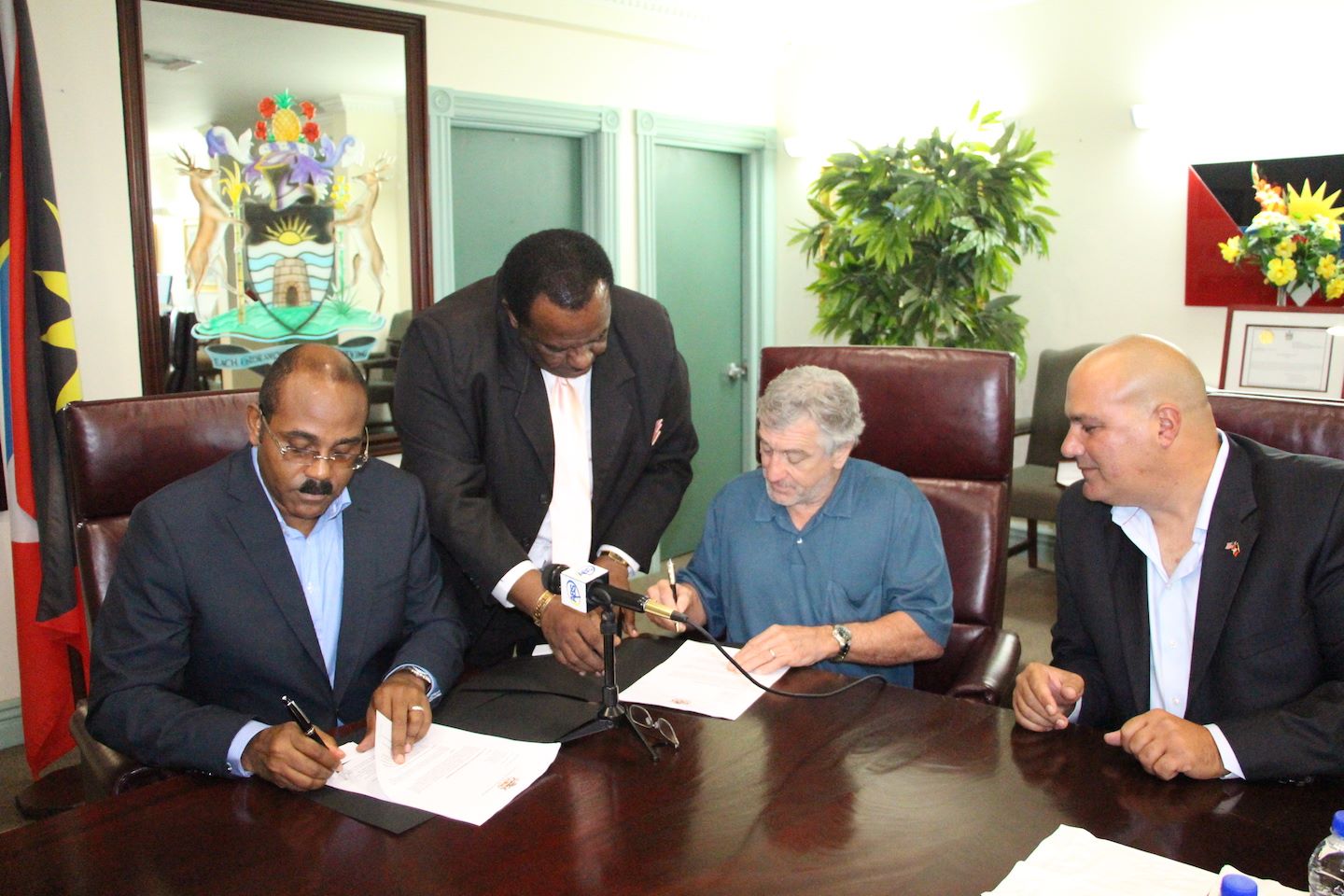 Photo of Gaston Browne administration inks deal with Robert DeNiro