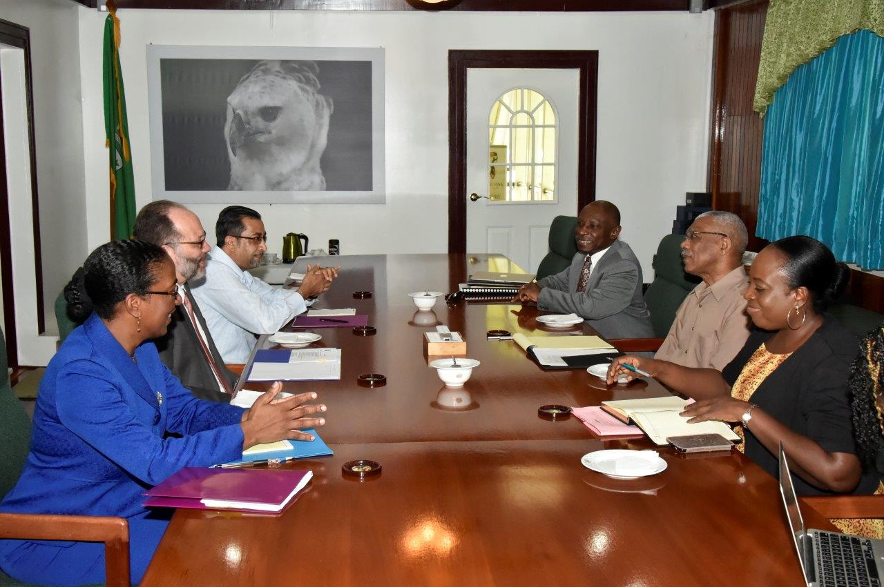 Photo of Secretary-General briefs new CARICOM Chairman