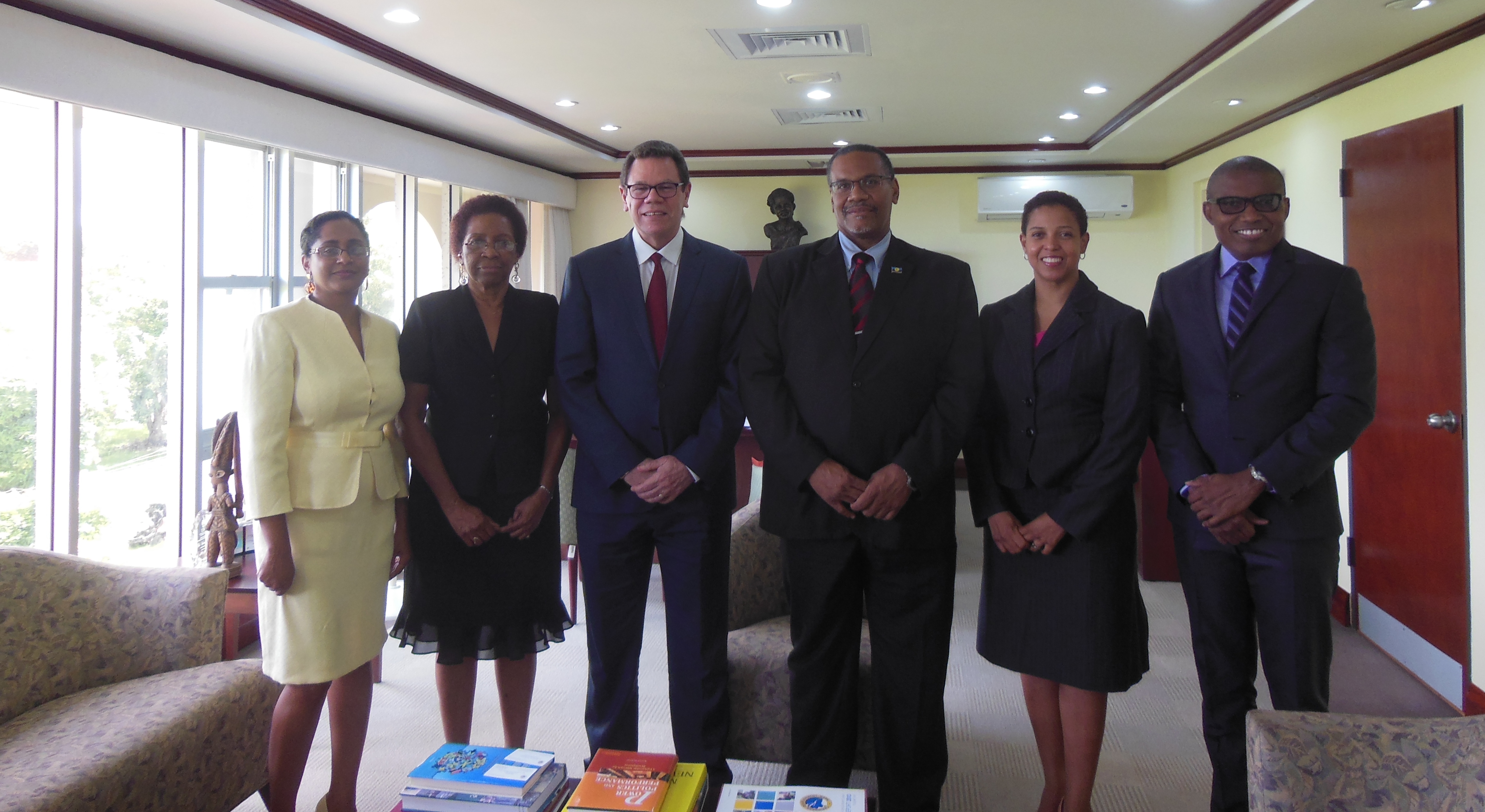 Photo of New CARICOM Assistant Secretary-General makes familarisation visits