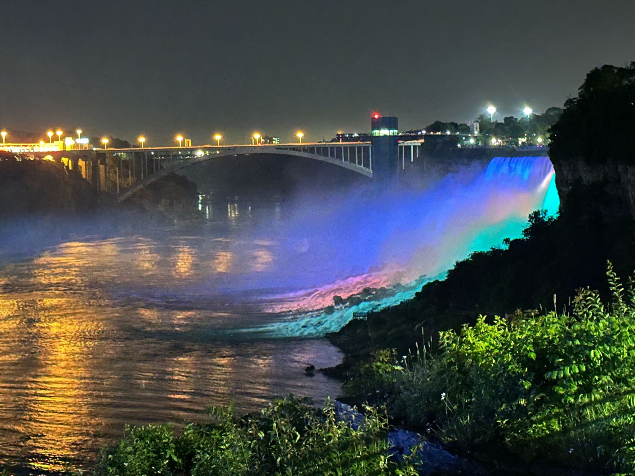 Niagara Falls illuminated in CARICOM colours (Photo via Consulate General of Barbados at Toronto)