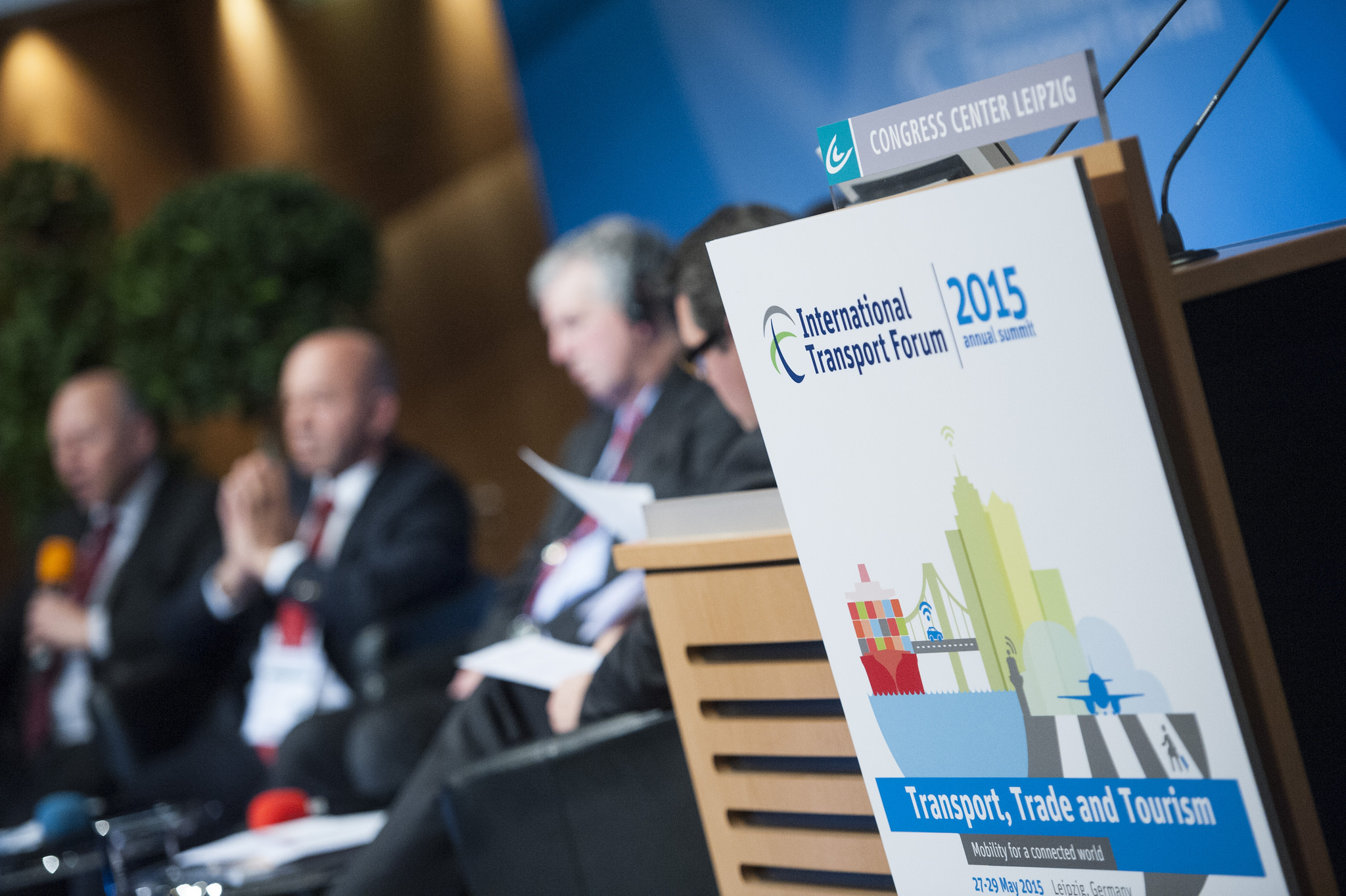 Photo of Transport Ministers from 54 countries call for global policies to mainstream low-carbon transport